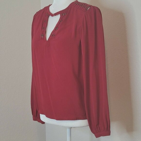 Diane von Furstenberg Deep Red and Gold Silk Keyhole Long Sleeve Blouse Size 0 - Picture 3 of 10
